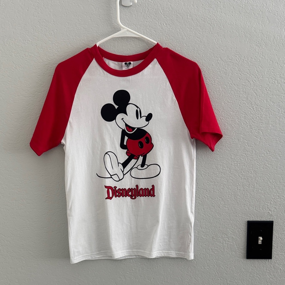 NWOT DISNEYLAND Unisex Tee